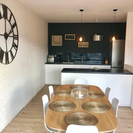 Nouveau !!! La Foret - Gite Moderne - Piscine - Vue Panoramique Сasa de vacaciones